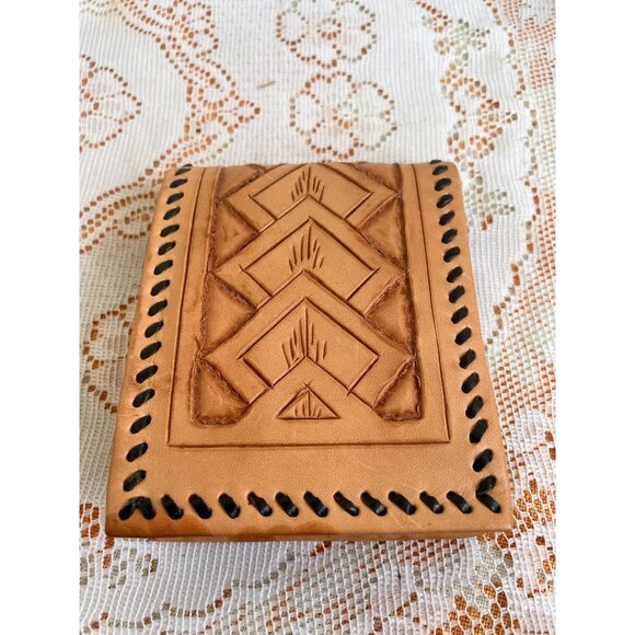 Vintage 70's Tooled Leather Bi Fold Wallet - Picture 11 of 11
